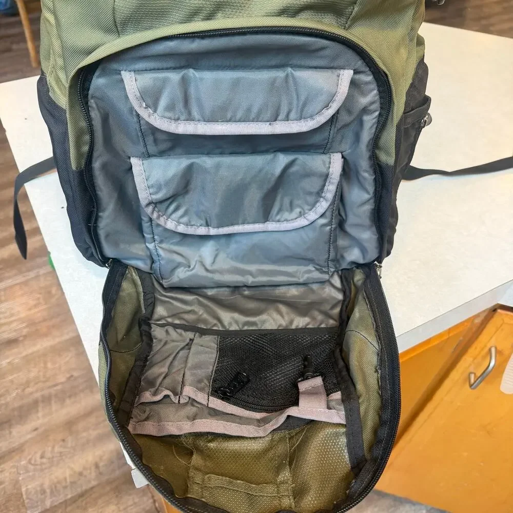 JANSPORT AirLift 2.0 Olive Green Laptop Backpack Bookbag Clamshell Tech Bag